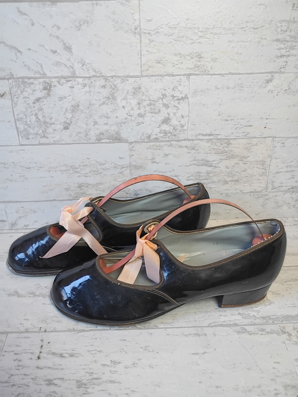 Black Patent Mary Jane Heels with Pink Ribbon Strap Women's Sz 6